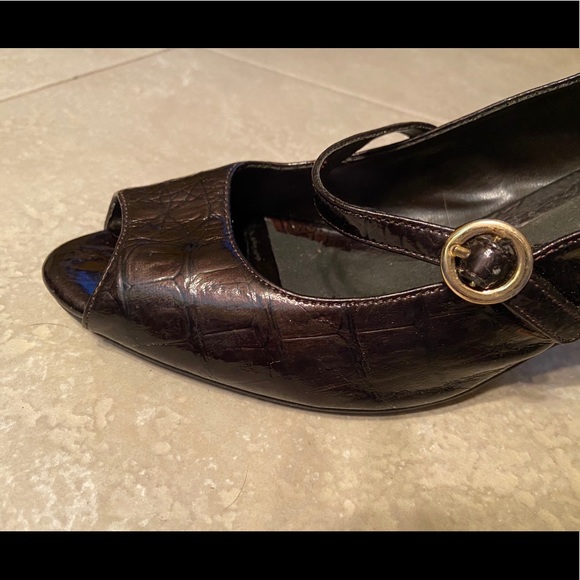 Brown heels - Picture 1 of 10